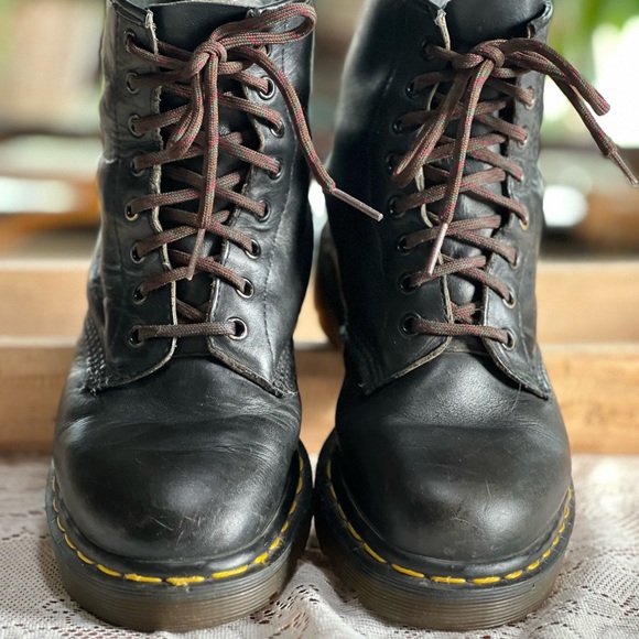 DOC MARTENS Vintage MIE black leather chunky platform sole lace-up combat boots - Picture 2 of 11